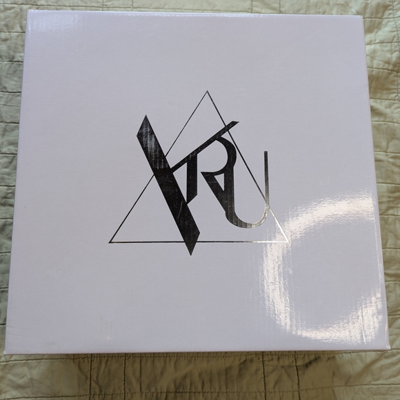 YRU Purple Fuzzy Sandals Qozii Slide Care Bears, Size 10, NWT - Picture 8 of 9